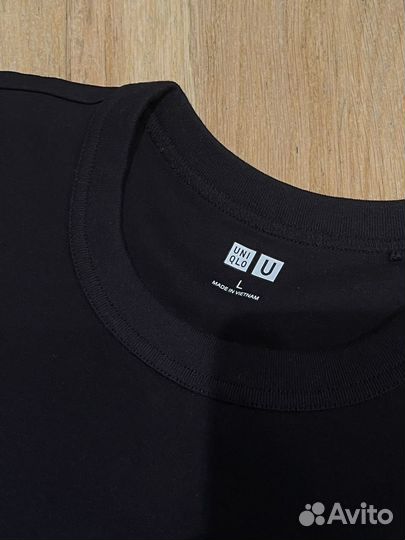 Футболка черная Uniqlo U