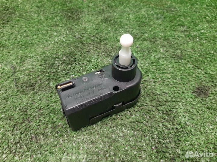 Корректор фары Opel Zafira C 2014