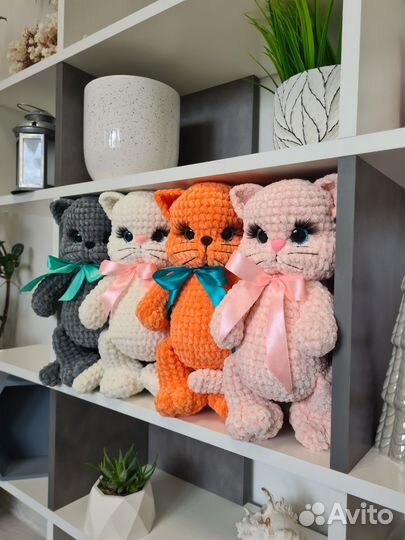 Вязаные игрушки ручной работы котенок