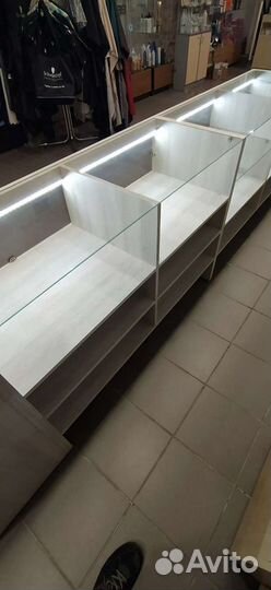 Стеклянная витрина