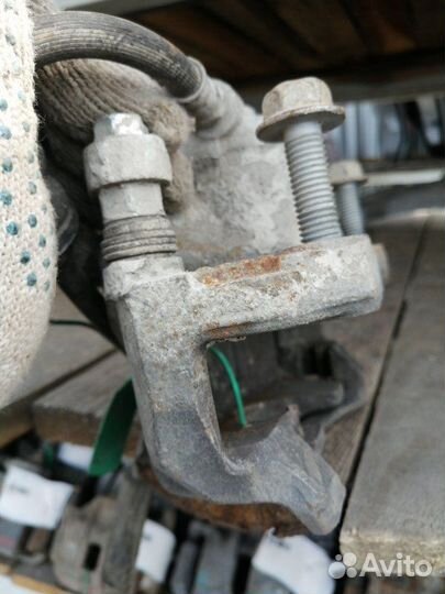 Суппорт передний левый Chevrolet Cobalt T250 B15D2