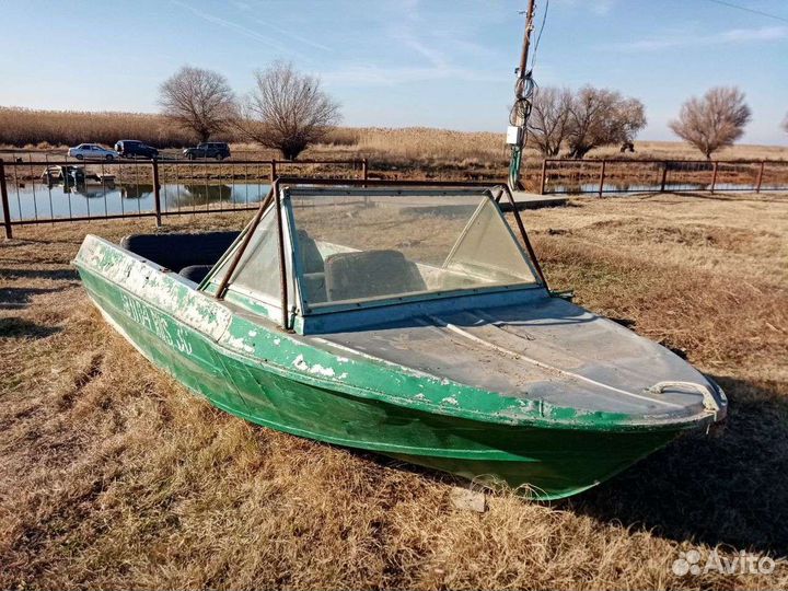 Лодка крым моторная