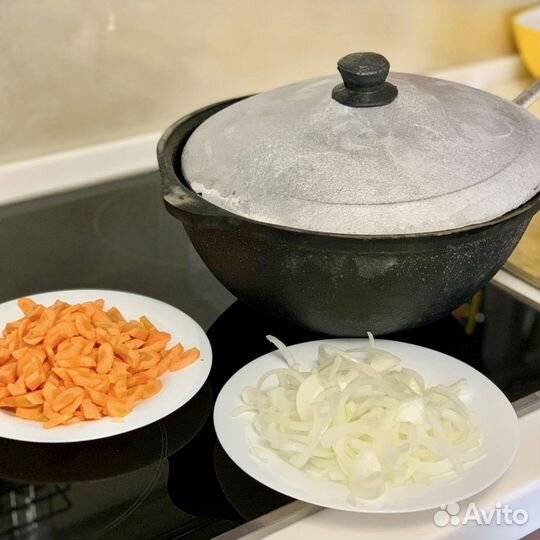 Казан чугунный с печкой + шумовка в подарок