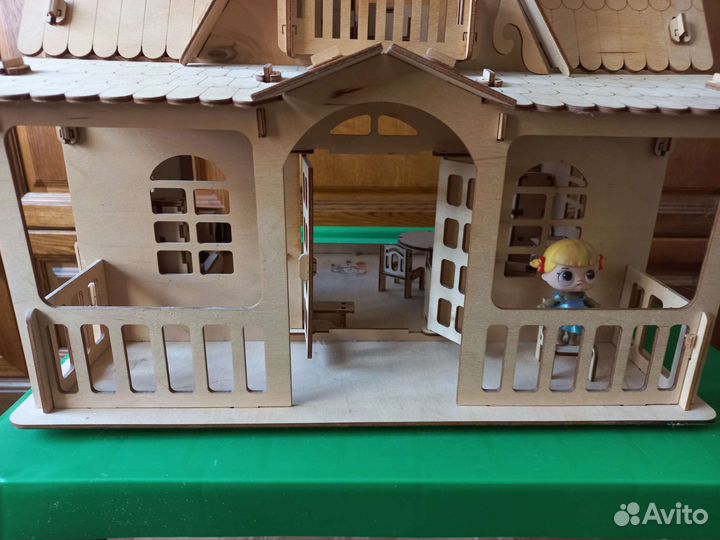 Кукольный домик с мебелью