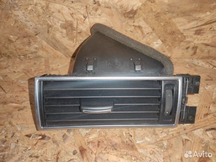 Дефлектор обдува салона левый Audi A6 C6 BRE 2007