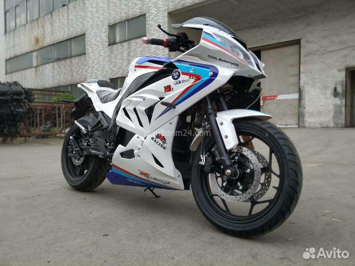 Электромотоцикл BMW RR