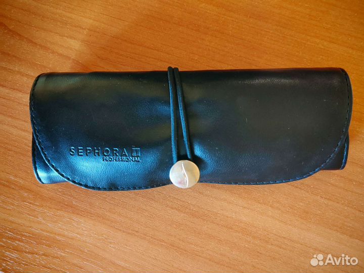 Футляр для косметических кистей