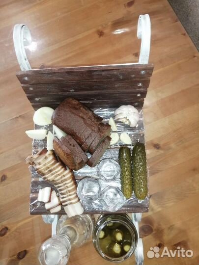 Декоративная подставка (санки)