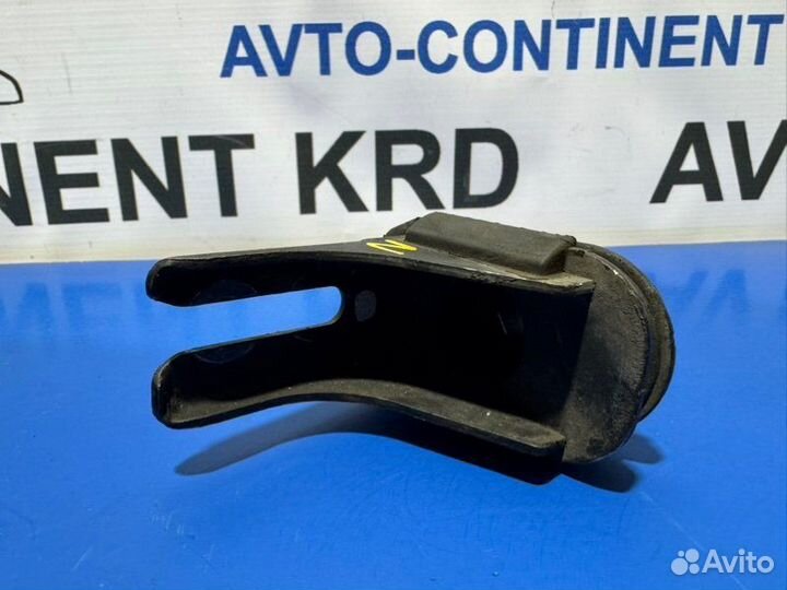 Подушка двигателя правая Honda Elysion RR3 J30A