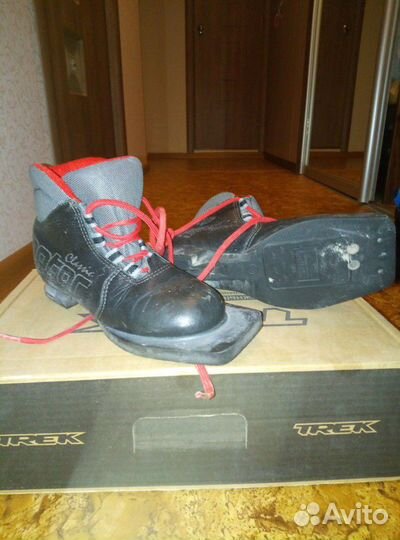 Лыжные ботинки