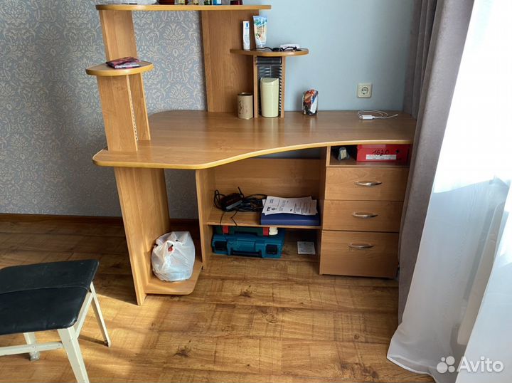 Стол компьютерный