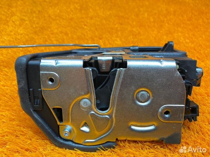 Замок двери передний левый Bmw 3-Series E90