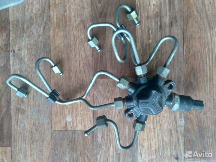 Топливная рампа 1.5 дизель К9К Kangoo 2005г