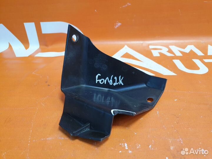 Дефлектор радиатора правый Ford Fiesta MK6