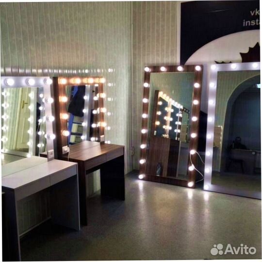 Зеркало с лампочками