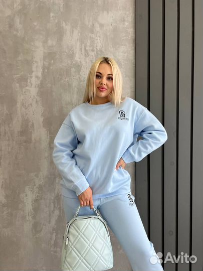 Спортивный костюм женский