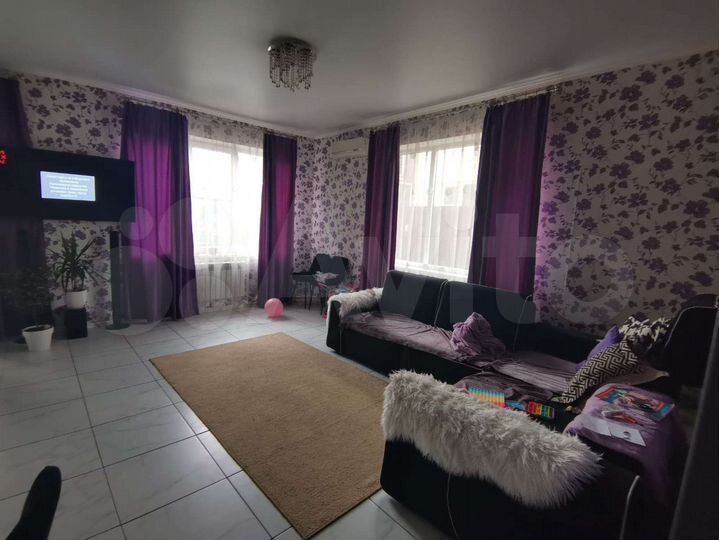 Дом 160 м² на участке 4 сот.