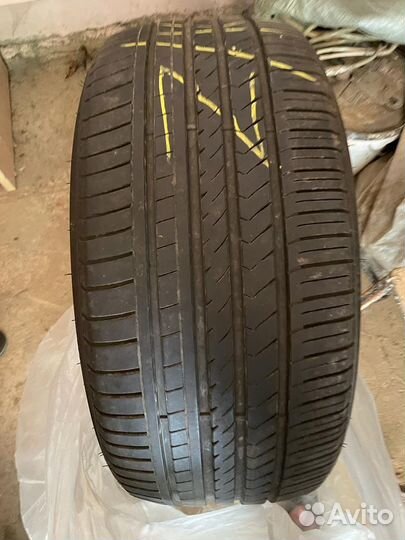 Winrun R330 285/40 R21
