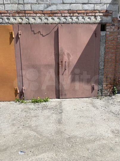 Гараж, > 30 м²