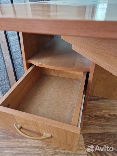 Угловой письменный стол бу