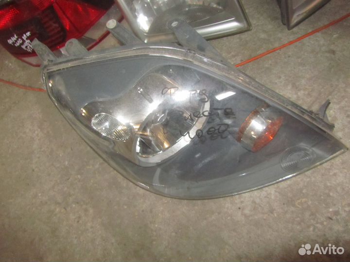 Фара левая Форд Fiesta 6S6113W029CD