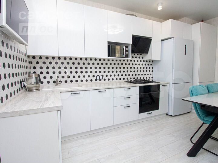 2-к. квартира, 70 м², 1/4 эт.