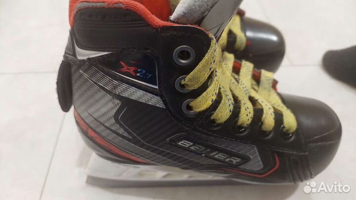 Вратарские коньки bauer