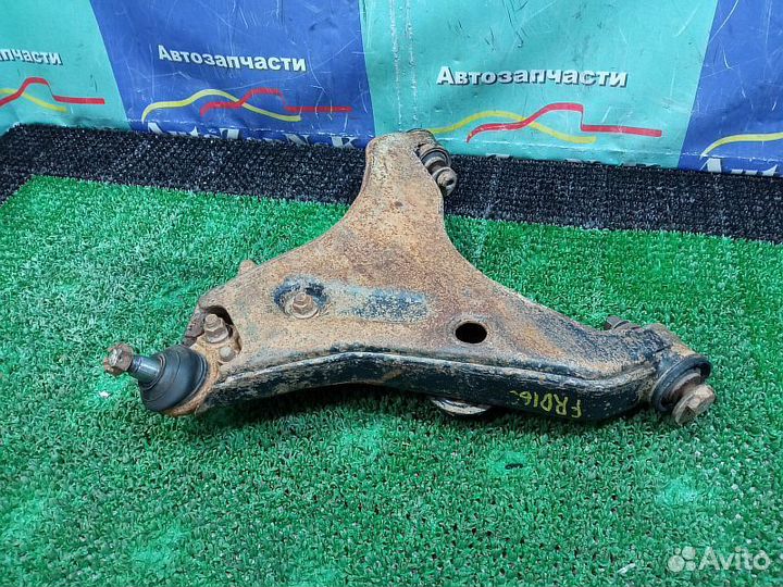 Обшивка задней панели верхняя Toyota Hilux