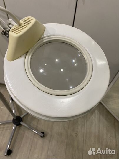 Лампа лупа для косметолога