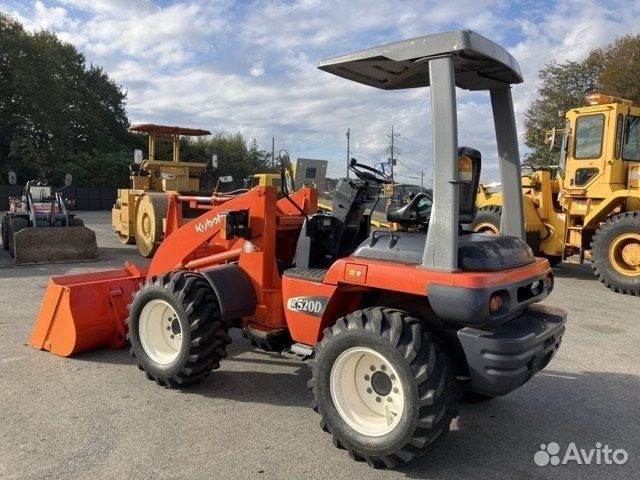 Фронтальный погрузчик KUBOTA R520, 2006