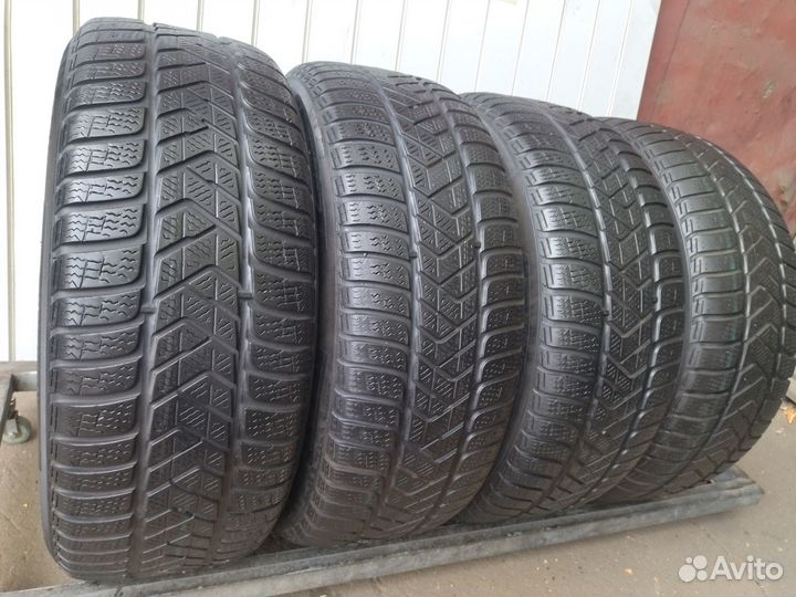 Pirelli Winter Sottozero 3 235/55 R17 99H