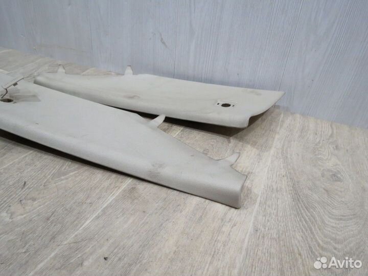 Обшивка задней стойки Jaguar XF