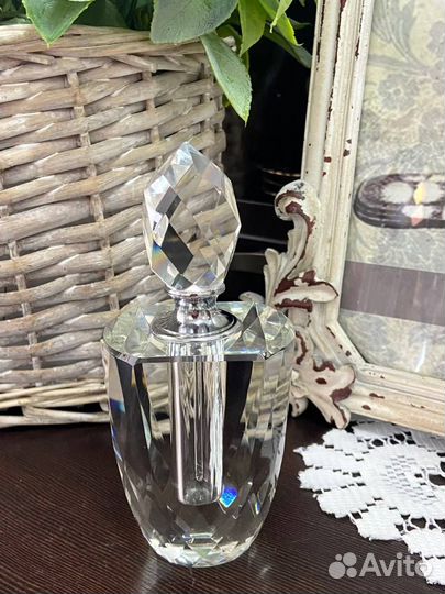 Роскошный флакон от Moser