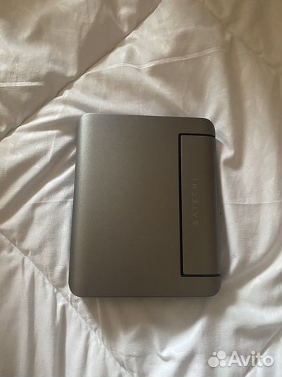 Satechi aluminum stand HUB FOR iPad PRO