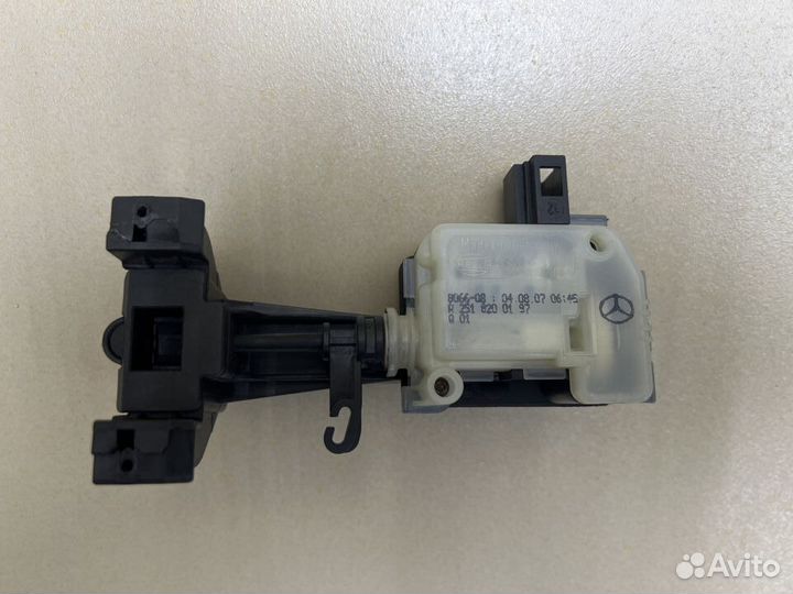 Активатор бензобака Mercedes W221 A2518200197
