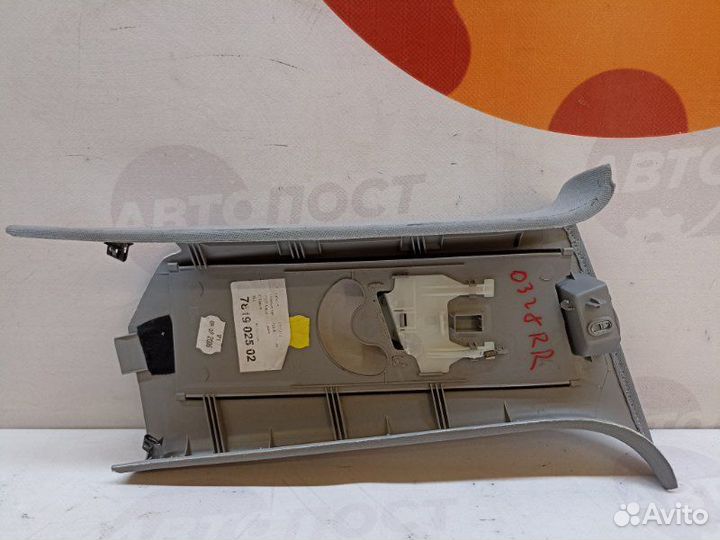 Обшивка стойки задняя правая Volkswagen Touareg 7L