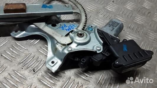 Стеклоподъемник передний правый toyota auris E150 (73P04E501)