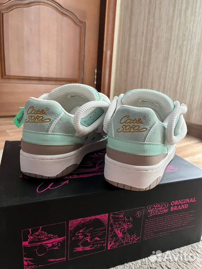 Кроссовки от cat&sofa