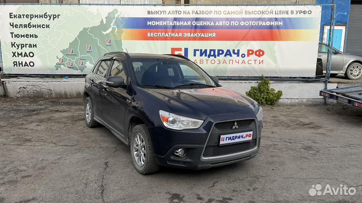Стекло двери задней левой Mitsubishi ASX 5736A253