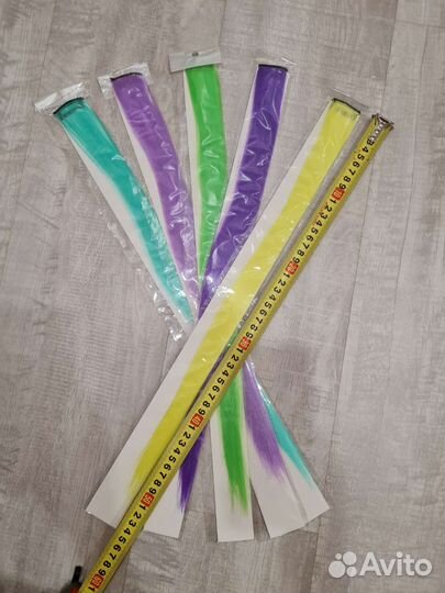 Цветные пряди на заколках