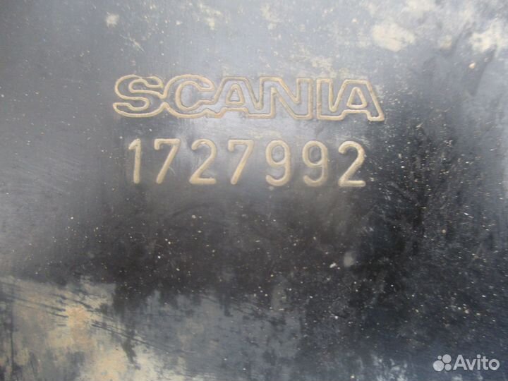 Кронштейн фары правый Scania 1728992