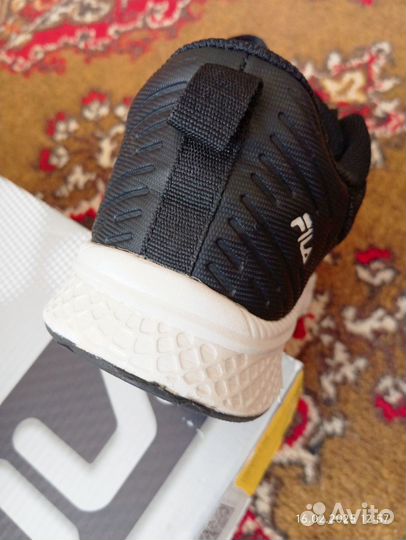 Кроссовки fila 39