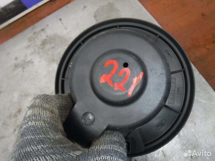 Моторчик отопителя Ford Mondeo 2 1.6 1997