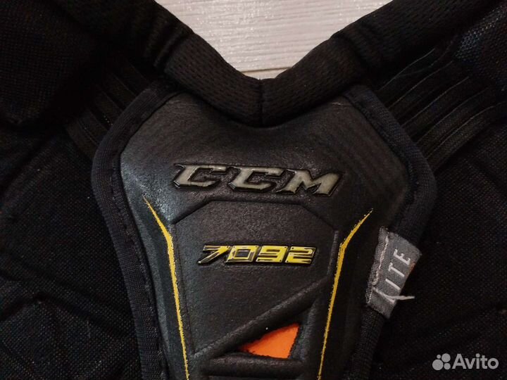 Нагрудник хоккейный CCM tacks 7092