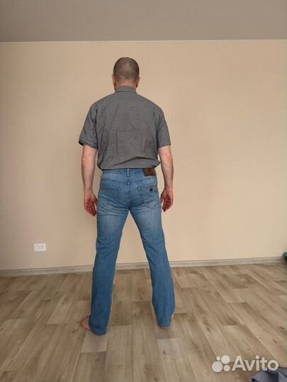 Джинсы чёрные и голубые