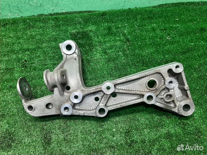 Кронштейн Lexus RX400H 2007