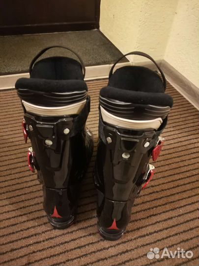 Горнолыжные ботинки atomic