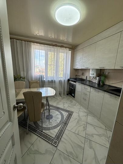 2-к. квартира, 54 м², 3/3 эт.