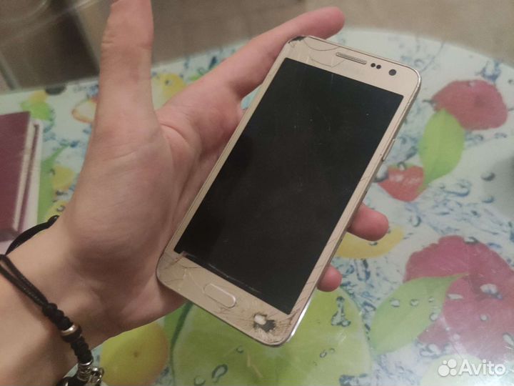 Телефон Samsung a3 2015 A300F