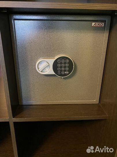 Сейф металлический